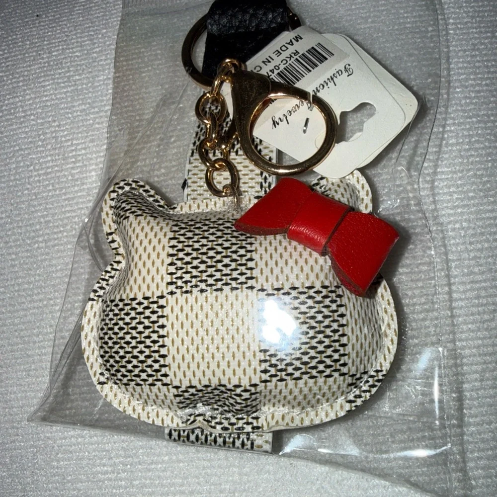 Luxury Beige & Black Checkered Board Hello Kitty Keychain/Purse Charm - Picture 2 of 7